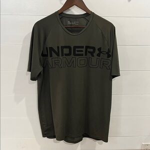 Under Armour Men's Dark Green Short Sleeve Tee